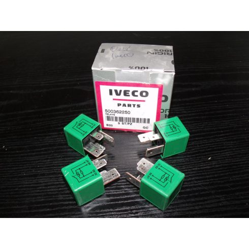 Relé Iveco zöld 4láb